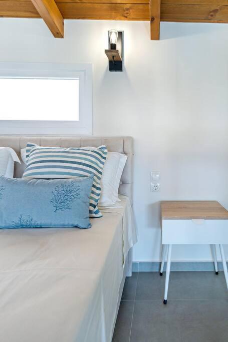 Sofia Suite, A Seafront Hideaway ! Panormos  Екстер'єр фото
