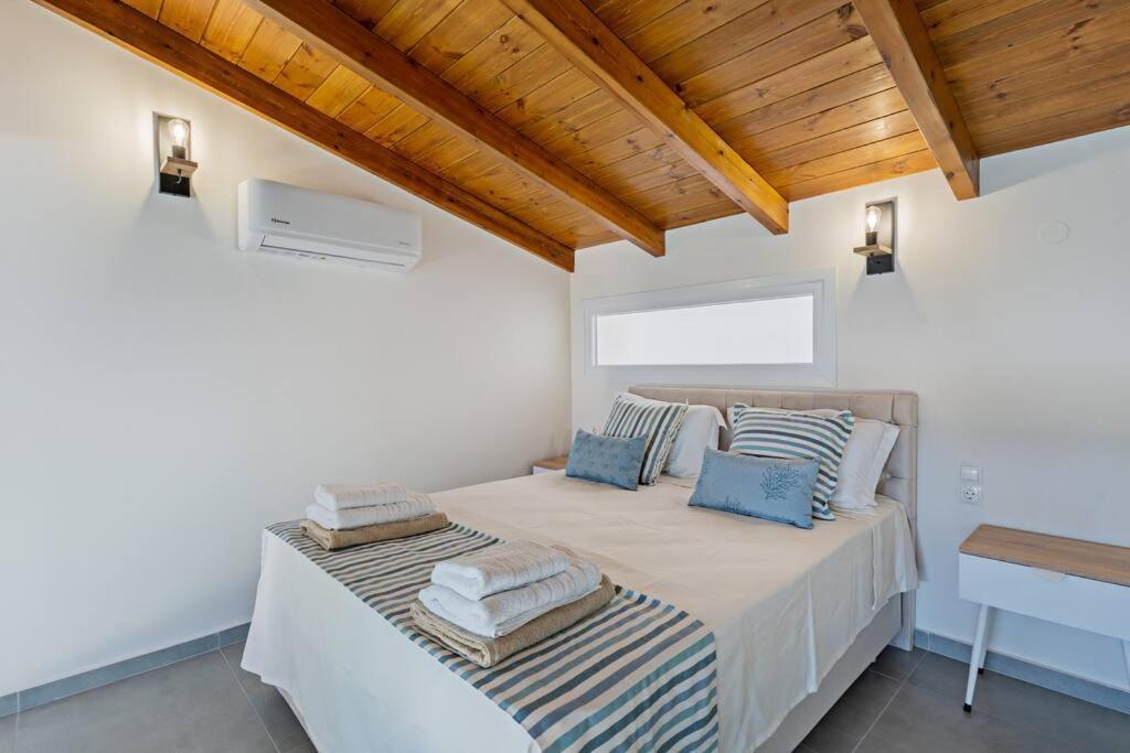 Sofia Suite, A Seafront Hideaway ! Panormos  Екстер'єр фото