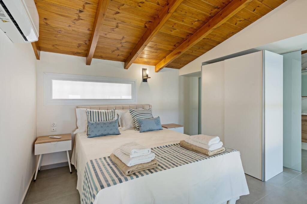 Sofia Suite, A Seafront Hideaway ! Panormos  Екстер'єр фото
